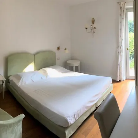 Poggio Radicati De Charme מלון סאלוצו