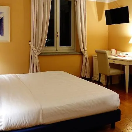 Poggio Radicati De Charme סאלוצו