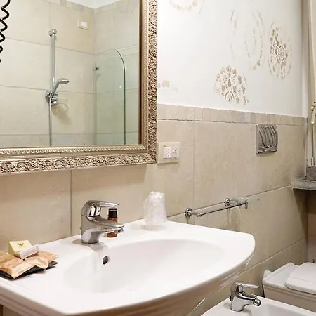 Poggio Radicati De Charme מלון