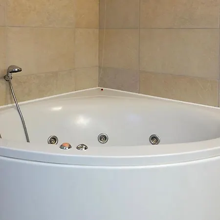 Poggio Radicati De Charme מלון