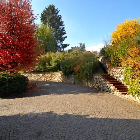 Poggio Radicati De Charme סאלוצו